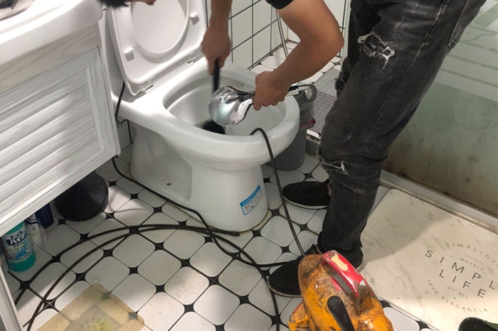 富拉尔基疏通下水道