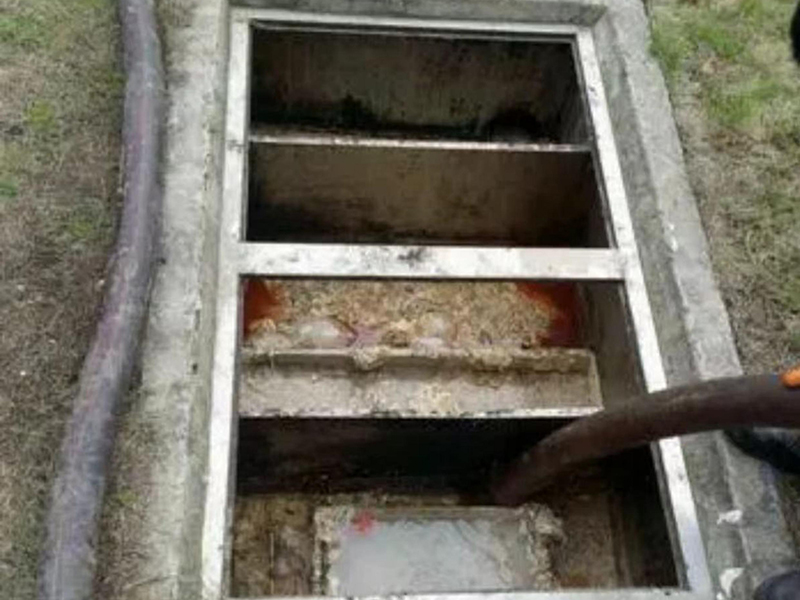 富拉尔基隔油池清理