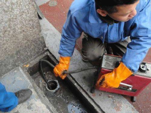 富拉尔基疏通下水道