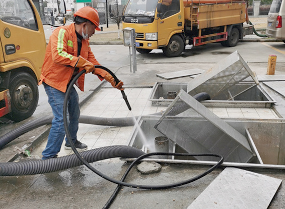 富拉尔基隔油池清理